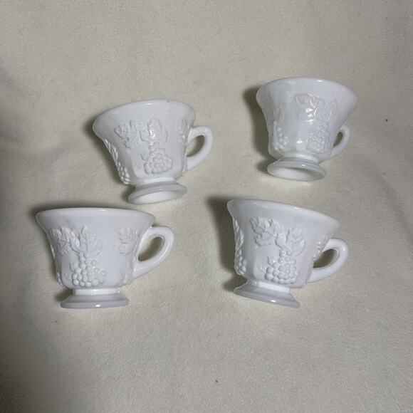 LOT of 4 VINTAGE White Milk Glass Indiana Colony Harvest Grape Pedestal Cups - Picture 3 of 5